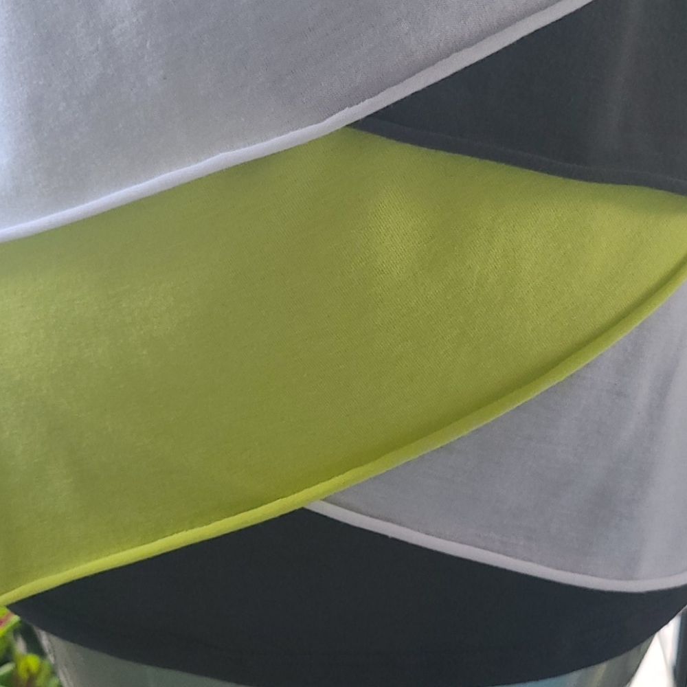 Top - Picture 2 of 8